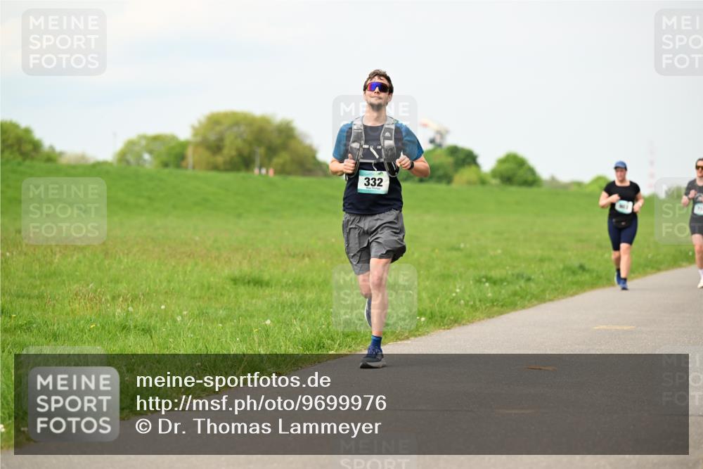 10.05.2026 - 8. Wedeler Halbmarathon Dr. Thomas Lammeyer http://msf.ph/oto/9699976 10.05.2026 11:38:45 Laufen 332 meine-sportfotos.de