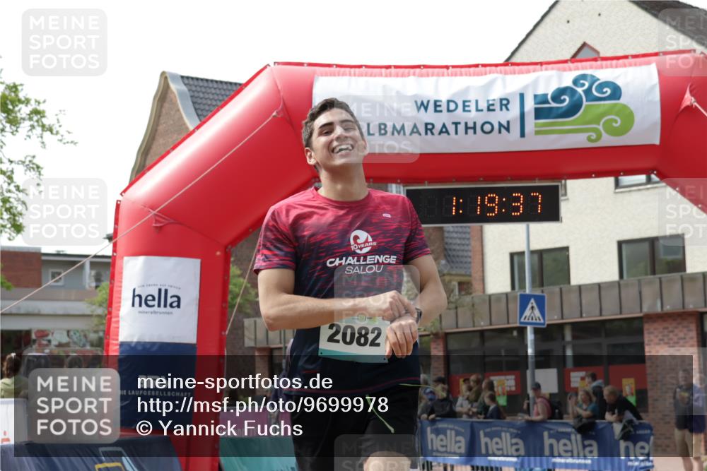 10.05.2026 - 8. Wedeler Halbmarathon Yannick Fuchs http://msf.ph/oto/9699978 10.05.2026 11:19:36 Ziel 2082 meine-sportfotos.de