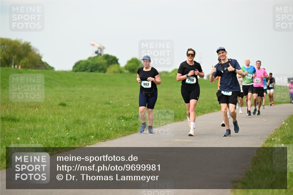10.05.2026 - 8. Wedeler Halbmarathon Dr. Thomas Lammeyer http://msf.ph/oto/9699981 10.05.2026 11:38:48 Laufen 903, 758, 431 meine-sportfotos.de