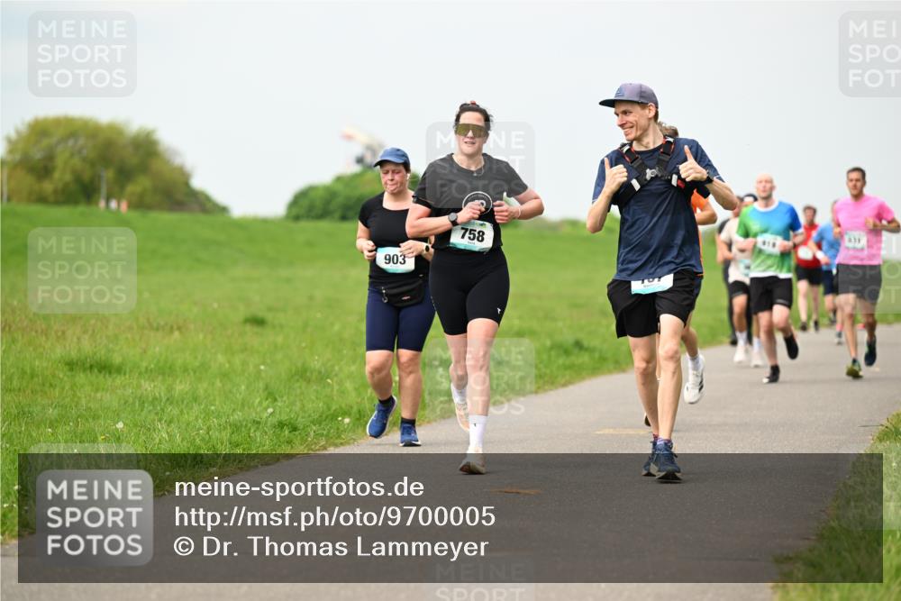 10.05.2026 - 8. Wedeler Halbmarathon Dr. Thomas Lammeyer http://msf.ph/oto/9700005 10.05.2026 11:38:50 Laufen 903, 758, 707, 431 meine-sportfotos.de