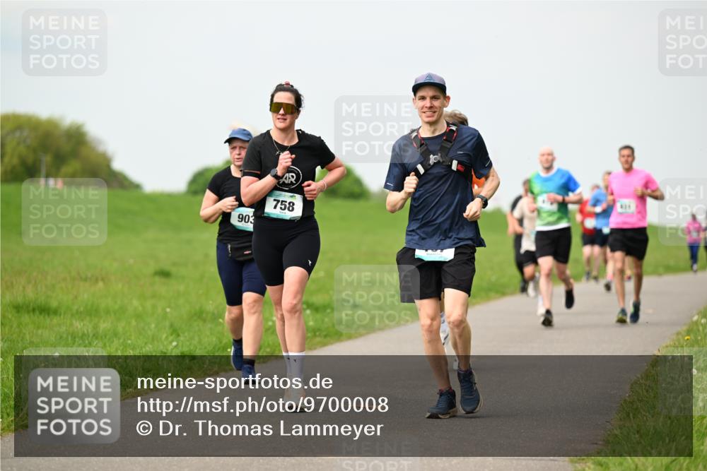 10.05.2026 - 8. Wedeler Halbmarathon Dr. Thomas Lammeyer http://msf.ph/oto/9700008 10.05.2026 11:38:51 Laufen 903, 758 meine-sportfotos.de