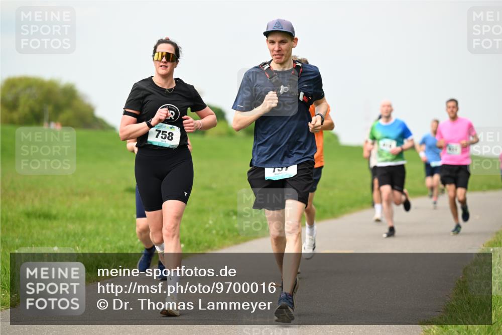 10.05.2026 - 8. Wedeler Halbmarathon Dr. Thomas Lammeyer http://msf.ph/oto/9700016 10.05.2026 11:38:52 Laufen 758, 707 meine-sportfotos.de