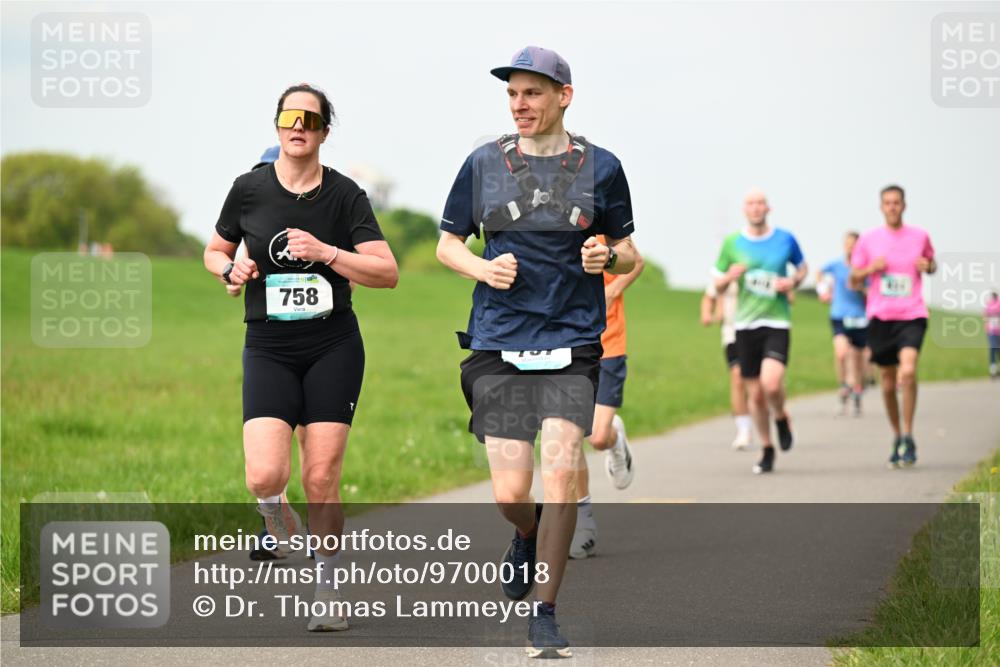 10.05.2026 - 8. Wedeler Halbmarathon Dr. Thomas Lammeyer http://msf.ph/oto/9700018 10.05.2026 11:38:52 Laufen 758 meine-sportfotos.de