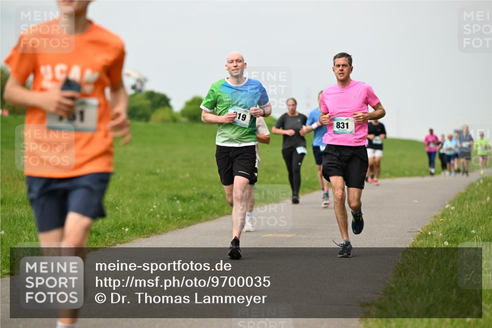 10.05.2026 - 8. Wedeler Halbmarathon Dr. Thomas Lammeyer http://msf.ph/oto/9700035 10.05.2026 11:38:54 Laufen 831 meine-sportfotos.de