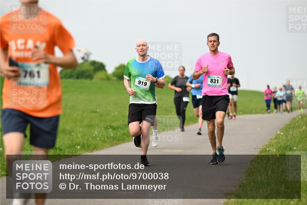 10.05.2026 - 8. Wedeler Halbmarathon Dr. Thomas Lammeyer http://msf.ph/oto/9700038 10.05.2026 11:38:54 Laufen 761, 919, 831 meine-sportfotos.de