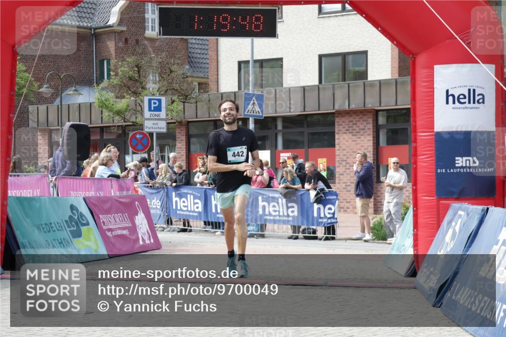 10.05.2026 - 8. Wedeler Halbmarathon Yannick Fuchs http://msf.ph/oto/9700049 10.05.2026 11:19:48 Ziel 279, 442, 2025 meine-sportfotos.de