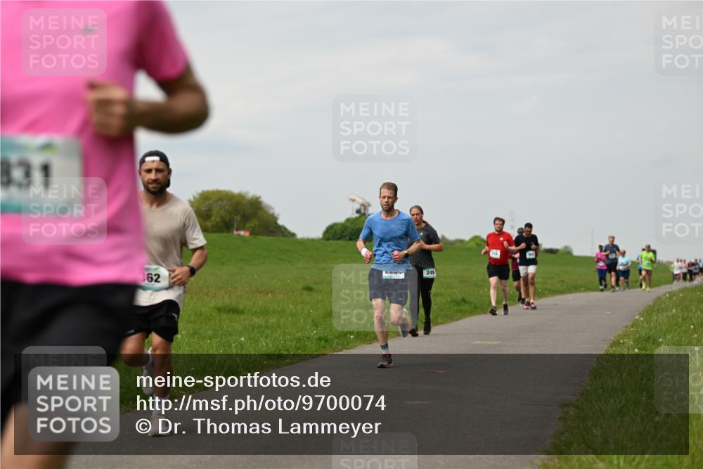 10.05.2026 - 8. Wedeler Halbmarathon Dr. Thomas Lammeyer http://msf.ph/oto/9700074 10.05.2026 11:38:58 Laufen 831, 362, 249, 710 meine-sportfotos.de