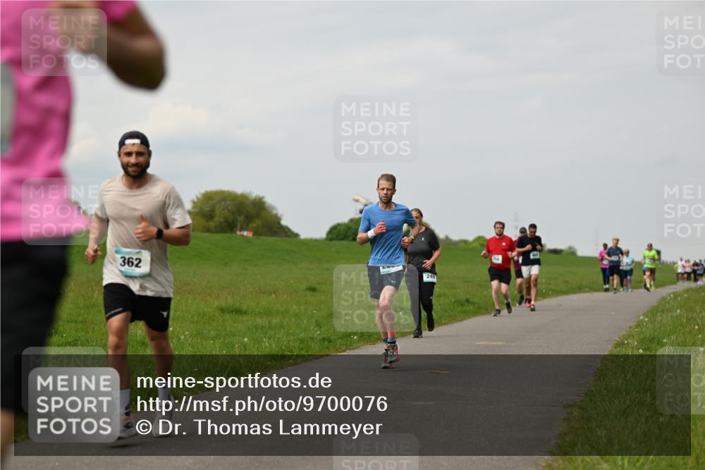 10.05.2026 - 8. Wedeler Halbmarathon Dr. Thomas Lammeyer http://msf.ph/oto/9700076 10.05.2026 11:38:59 Laufen 362, 249, 710 meine-sportfotos.de