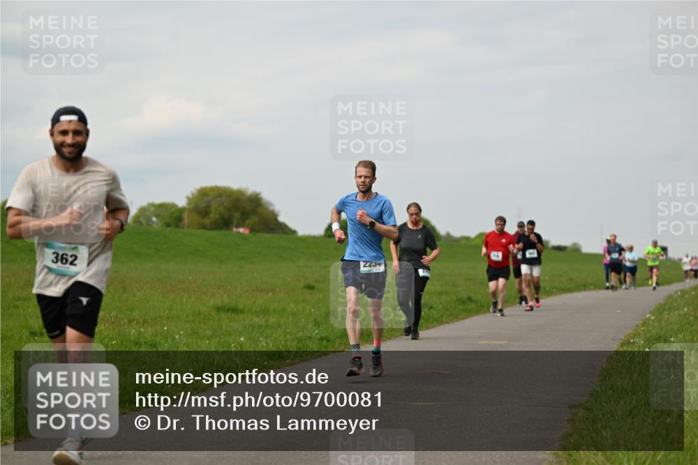 10.05.2026 - 8. Wedeler Halbmarathon Dr. Thomas Lammeyer http://msf.ph/oto/9700081 10.05.2026 11:38:59 Laufen 362, 2234 meine-sportfotos.de