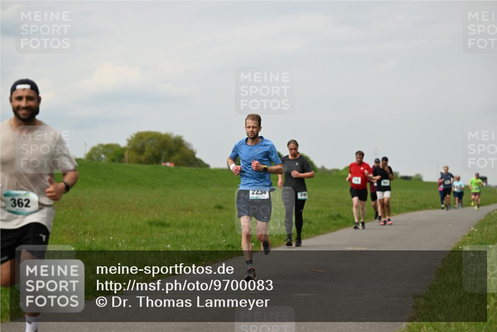 10.05.2026 - 8. Wedeler Halbmarathon Dr. Thomas Lammeyer http://msf.ph/oto/9700083 10.05.2026 11:38:59 Laufen 362, 2234, 249 meine-sportfotos.de