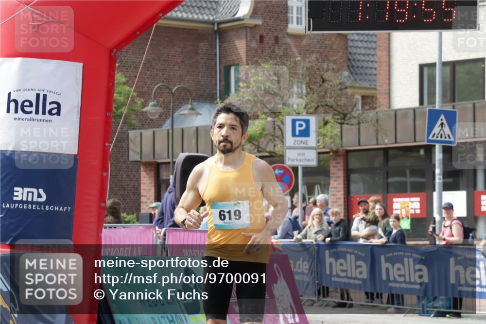 10.05.2026 - 8. Wedeler Halbmarathon Yannick Fuchs http://msf.ph/oto/9700091 10.05.2026 11:19:54 Ziel 442, 619 meine-sportfotos.de