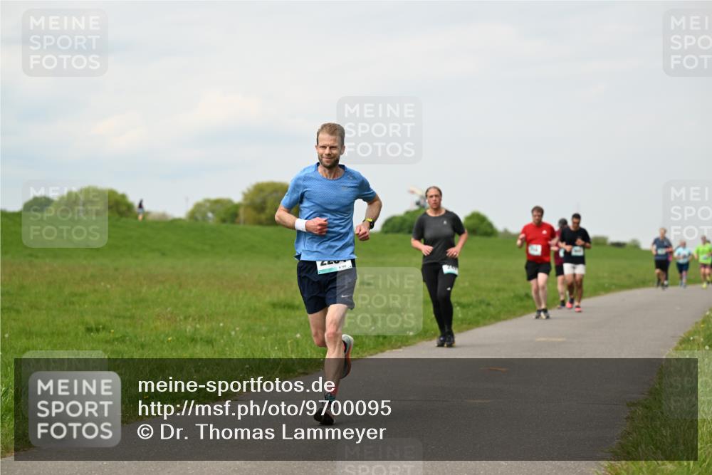 10.05.2026 - 8. Wedeler Halbmarathon Dr. Thomas Lammeyer http://msf.ph/oto/9700095 10.05.2026 11:39:00 Laufen  meine-sportfotos.de