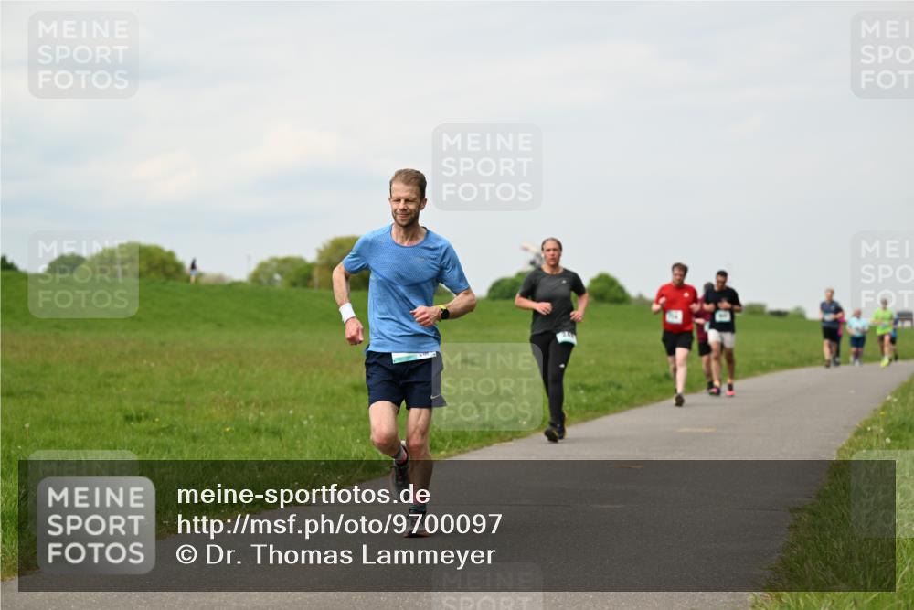 10.05.2026 - 8. Wedeler Halbmarathon Dr. Thomas Lammeyer http://msf.ph/oto/9700097 10.05.2026 11:39:00 Laufen  meine-sportfotos.de