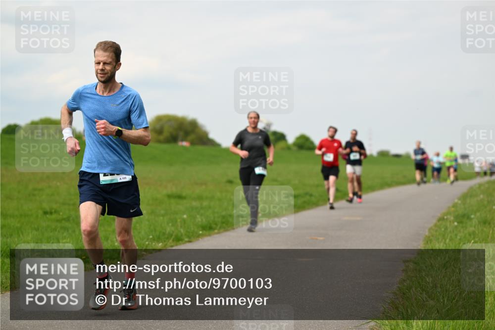 10.05.2026 - 8. Wedeler Halbmarathon Dr. Thomas Lammeyer http://msf.ph/oto/9700103 10.05.2026 11:39:01 Laufen 105 meine-sportfotos.de