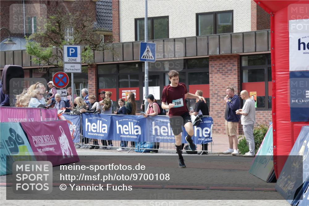 10.05.2026 - 8. Wedeler Halbmarathon Yannick Fuchs http://msf.ph/oto/9700108 10.05.2026 11:20:30 Ziel 788 meine-sportfotos.de