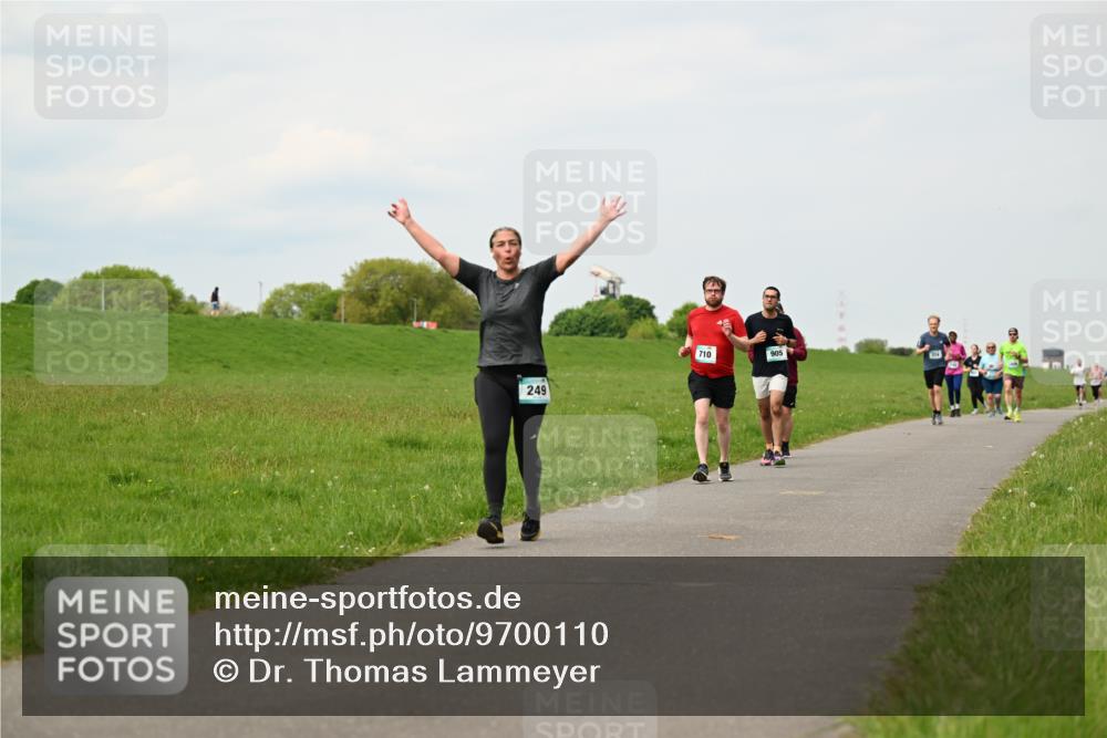10.05.2026 - 8. Wedeler Halbmarathon Dr. Thomas Lammeyer http://msf.ph/oto/9700110 10.05.2026 11:39:02 Laufen 249, 710, 905 meine-sportfotos.de