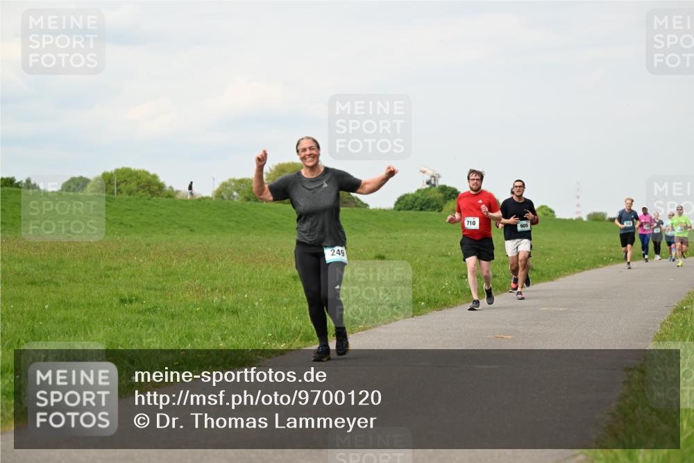 10.05.2026 - 8. Wedeler Halbmarathon Dr. Thomas Lammeyer http://msf.ph/oto/9700120 10.05.2026 11:39:03 Laufen 249, 710, 905 meine-sportfotos.de