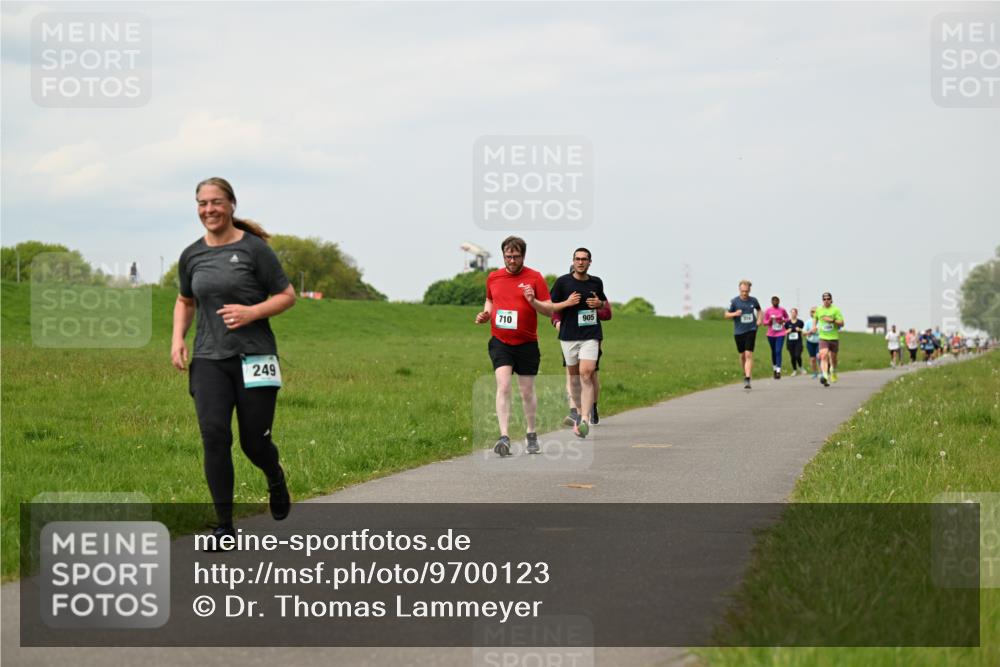 10.05.2026 - 8. Wedeler Halbmarathon Dr. Thomas Lammeyer http://msf.ph/oto/9700123 10.05.2026 11:39:04 Laufen 249, 710, 905 meine-sportfotos.de