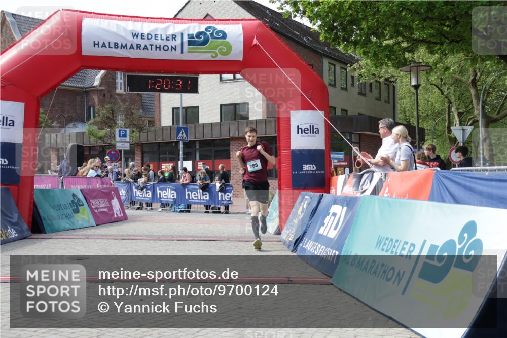 10.05.2026 - 8. Wedeler Halbmarathon Yannick Fuchs http://msf.ph/oto/9700124 10.05.2026 11:20:31 Ziel 788 meine-sportfotos.de