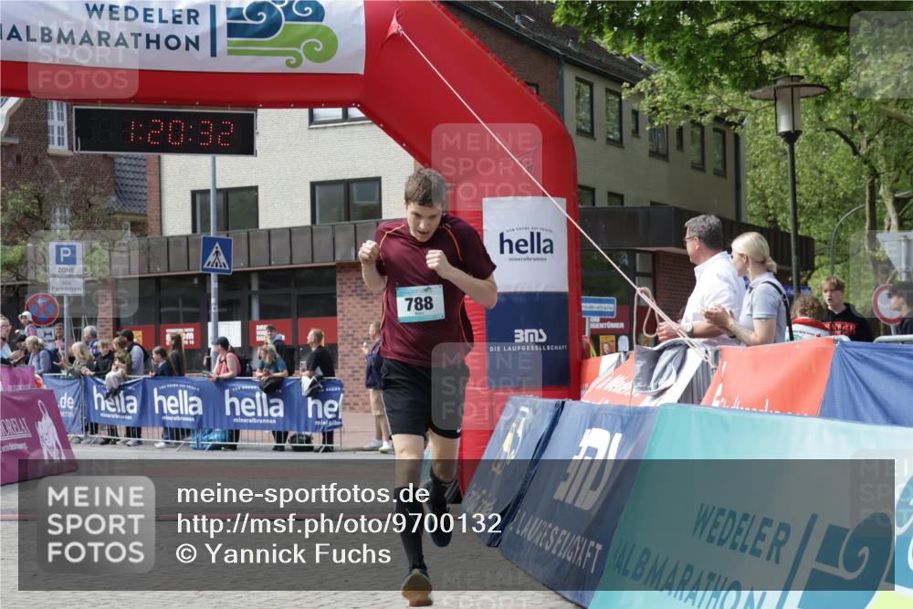 10.05.2026 - 8. Wedeler Halbmarathon Yannick Fuchs http://msf.ph/oto/9700132 10.05.2026 11:20:32 Ziel 788 meine-sportfotos.de
