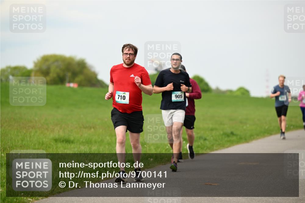 10.05.2026 - 8. Wedeler Halbmarathon Dr. Thomas Lammeyer http://msf.ph/oto/9700141 10.05.2026 11:39:05 Laufen 905, 710 meine-sportfotos.de