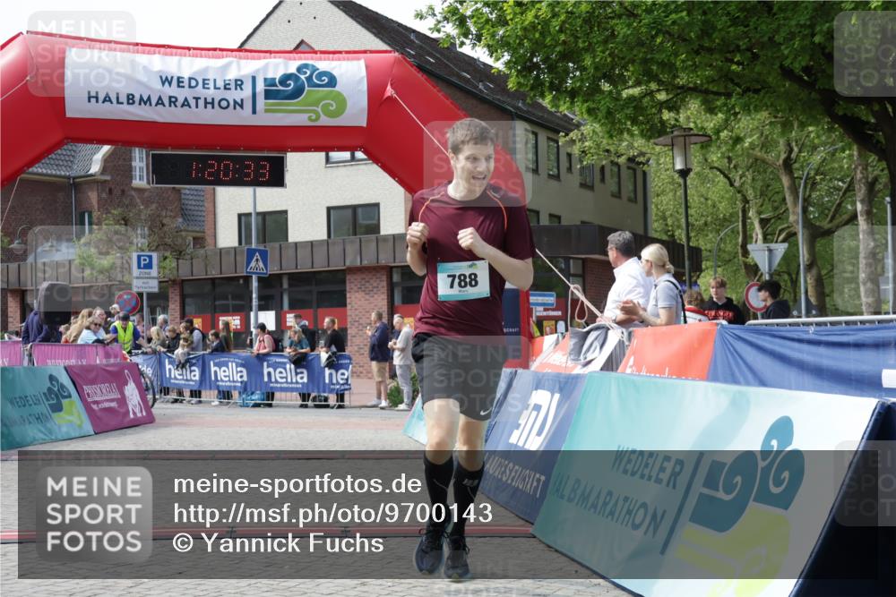 10.05.2026 - 8. Wedeler Halbmarathon Yannick Fuchs http://msf.ph/oto/9700143 10.05.2026 11:20:33 Ziel 788 meine-sportfotos.de