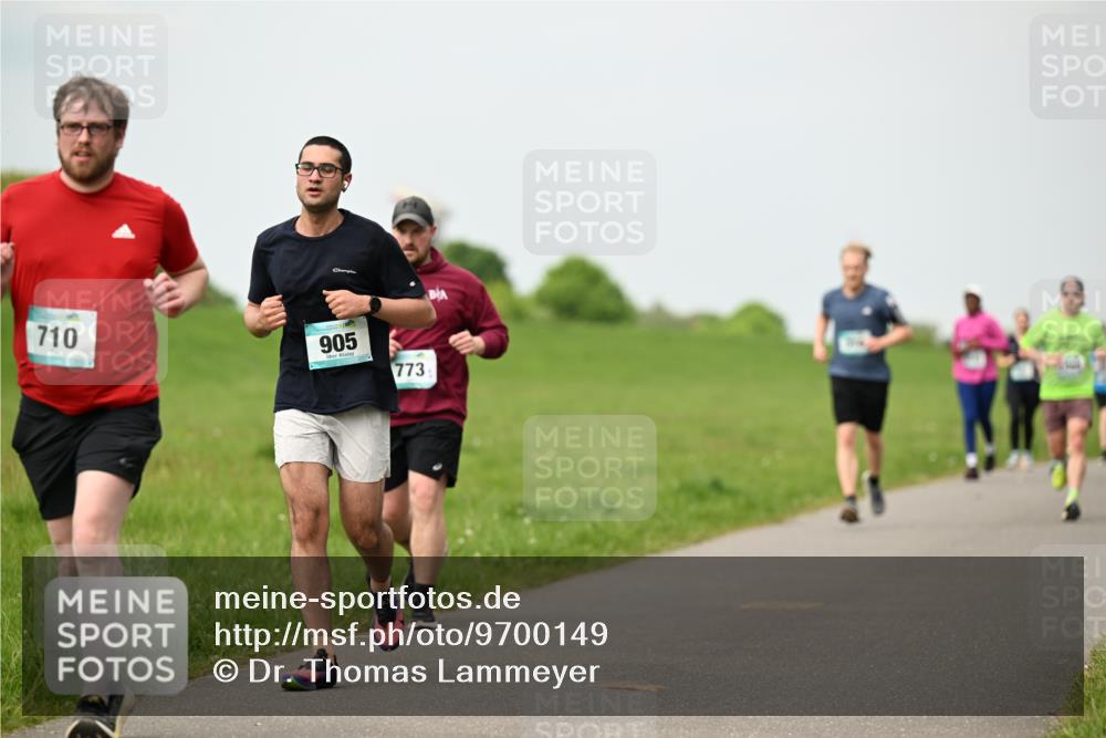 10.05.2026 - 8. Wedeler Halbmarathon Dr. Thomas Lammeyer http://msf.ph/oto/9700149 10.05.2026 11:39:06 Laufen 710, 905, 773 meine-sportfotos.de