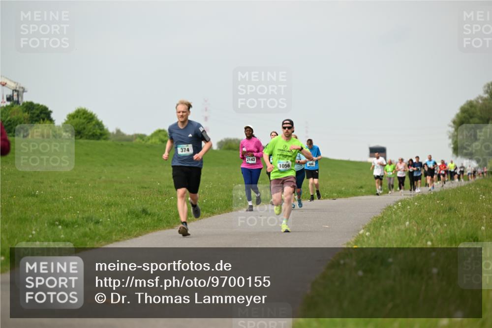 10.05.2026 - 8. Wedeler Halbmarathon Dr. Thomas Lammeyer http://msf.ph/oto/9700155 10.05.2026 11:39:07 Laufen 374, 2143, 1056 meine-sportfotos.de