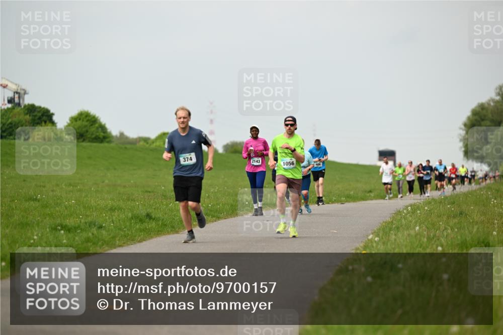 10.05.2026 - 8. Wedeler Halbmarathon Dr. Thomas Lammeyer http://msf.ph/oto/9700157 10.05.2026 11:39:07 Laufen 374, 2143, 1056 meine-sportfotos.de
