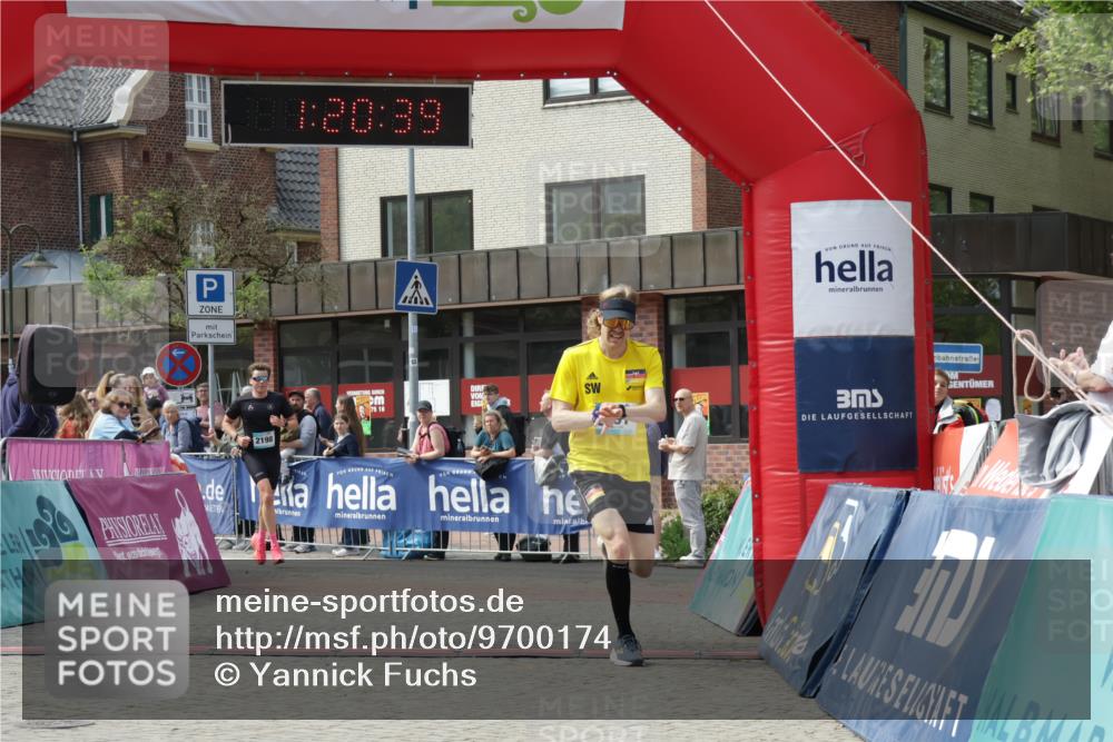 10.05.2026 - 8. Wedeler Halbmarathon Yannick Fuchs http://msf.ph/oto/9700174 10.05.2026 11:20:38 Ziel 791, 2198 meine-sportfotos.de