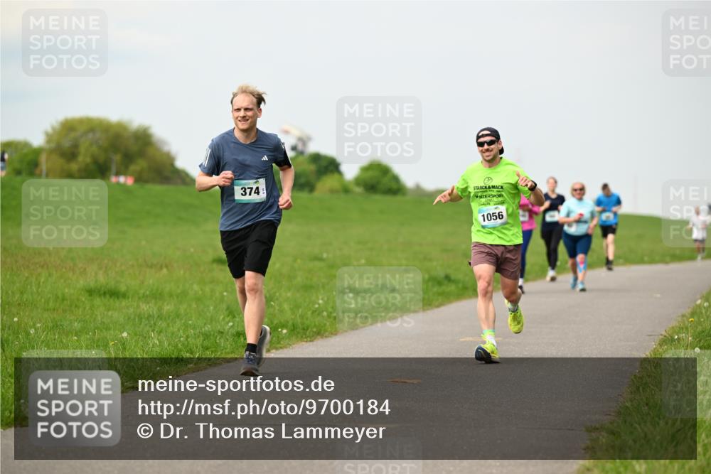 10.05.2026 - 8. Wedeler Halbmarathon Dr. Thomas Lammeyer http://msf.ph/oto/9700184 10.05.2026 11:39:11 Laufen 374, 1056 meine-sportfotos.de
