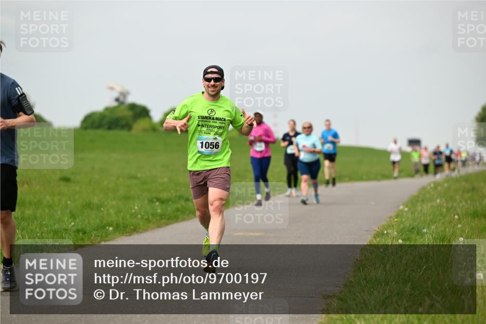 10.05.2026 - 8. Wedeler Halbmarathon Dr. Thomas Lammeyer http://msf.ph/oto/9700197 10.05.2026 11:39:12 Laufen 1056 meine-sportfotos.de