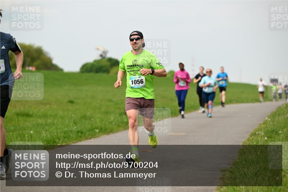 10.05.2026 - 8. Wedeler Halbmarathon Dr. Thomas Lammeyer http://msf.ph/oto/9700204 10.05.2026 11:39:12 Laufen 1056 meine-sportfotos.de
