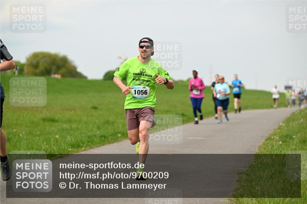 10.05.2026 - 8. Wedeler Halbmarathon Dr. Thomas Lammeyer http://msf.ph/oto/9700209 10.05.2026 11:39:13 Laufen 1056 meine-sportfotos.de