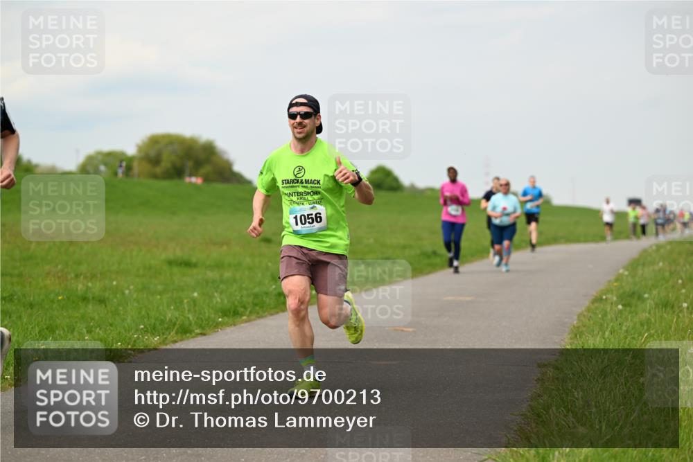 10.05.2026 - 8. Wedeler Halbmarathon Dr. Thomas Lammeyer http://msf.ph/oto/9700213 10.05.2026 11:39:13 Laufen 1056 meine-sportfotos.de