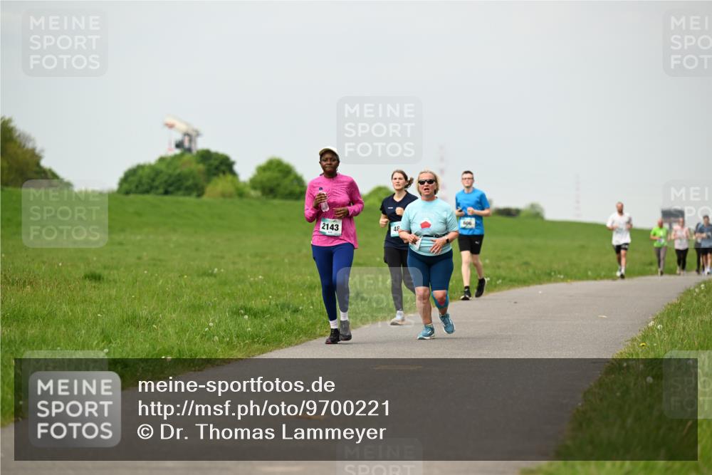 10.05.2026 - 8. Wedeler Halbmarathon Dr. Thomas Lammeyer http://msf.ph/oto/9700221 10.05.2026 11:39:15 Laufen 2143, 606 meine-sportfotos.de