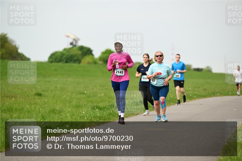10.05.2026 - 8. Wedeler Halbmarathon Dr. Thomas Lammeyer http://msf.ph/oto/9700230 10.05.2026 11:39:16 Laufen 2143, 480, 652 meine-sportfotos.de