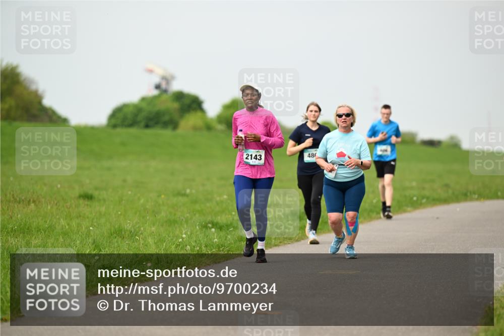 10.05.2026 - 8. Wedeler Halbmarathon Dr. Thomas Lammeyer http://msf.ph/oto/9700234 10.05.2026 11:39:16 Laufen 2143 meine-sportfotos.de