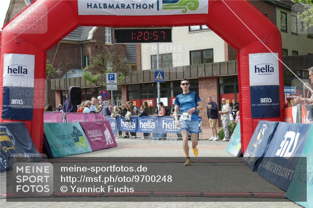 10.05.2026 - 8. Wedeler Halbmarathon Yannick Fuchs http://msf.ph/oto/9700248 10.05.2026 11:20:57 Ziel 816 meine-sportfotos.de