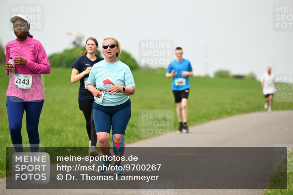 10.05.2026 - 8. Wedeler Halbmarathon Dr. Thomas Lammeyer http://msf.ph/oto/9700267 10.05.2026 11:39:20 Laufen 2143 meine-sportfotos.de