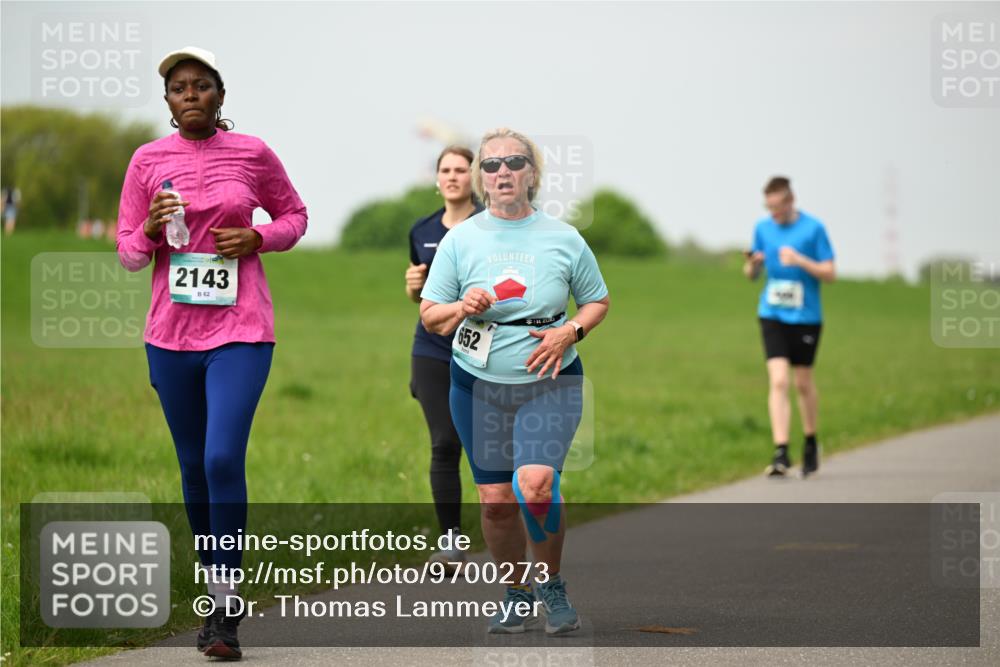 10.05.2026 - 8. Wedeler Halbmarathon Dr. Thomas Lammeyer http://msf.ph/oto/9700273 10.05.2026 11:39:20 Laufen 2143, 652 meine-sportfotos.de