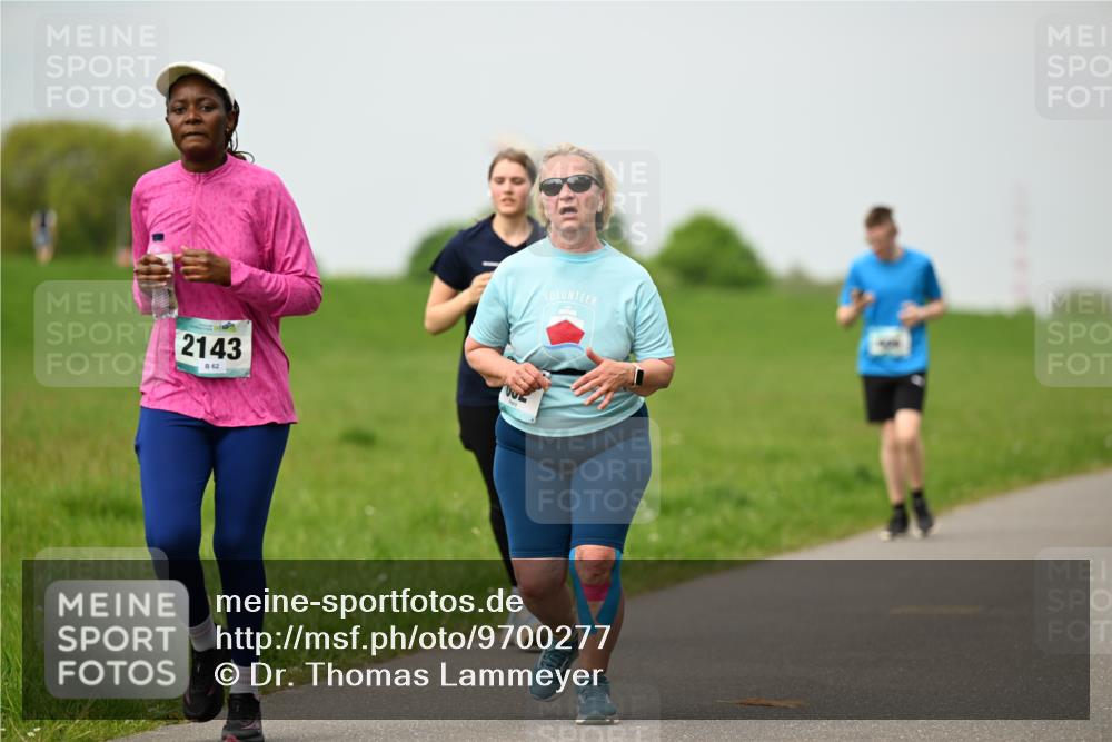 10.05.2026 - 8. Wedeler Halbmarathon Dr. Thomas Lammeyer http://msf.ph/oto/9700277 10.05.2026 11:39:20 Laufen 2143 meine-sportfotos.de