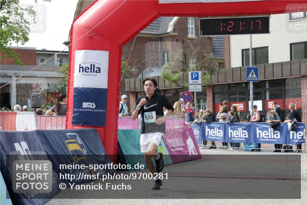 10.05.2026 - 8. Wedeler Halbmarathon Yannick Fuchs http://msf.ph/oto/9700281 10.05.2026 11:21:16 Ziel 520 meine-sportfotos.de