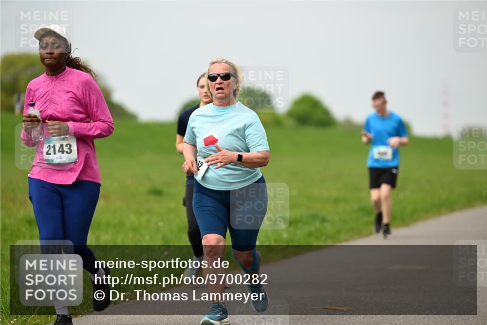 10.05.2026 - 8. Wedeler Halbmarathon Dr. Thomas Lammeyer http://msf.ph/oto/9700282 10.05.2026 11:39:21 Laufen 2143 meine-sportfotos.de