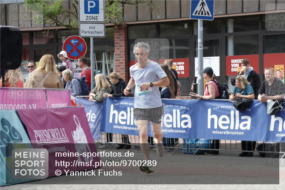 10.05.2026 - 8. Wedeler Halbmarathon Yannick Fuchs http://msf.ph/oto/9700289 10.05.2026 11:21:24 Ziel 339 meine-sportfotos.de