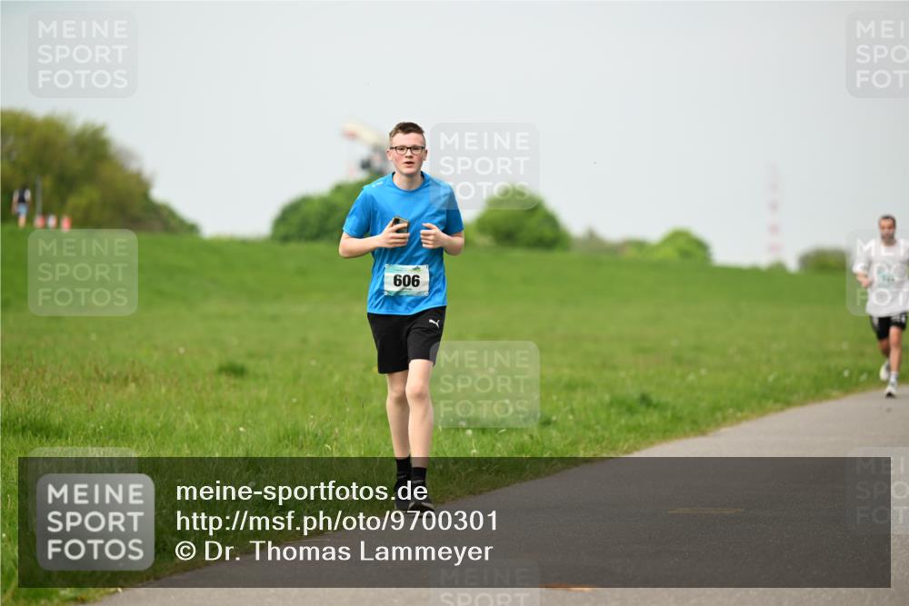 10.05.2026 - 8. Wedeler Halbmarathon Dr. Thomas Lammeyer http://msf.ph/oto/9700301 10.05.2026 11:39:24 Laufen 909 meine-sportfotos.de