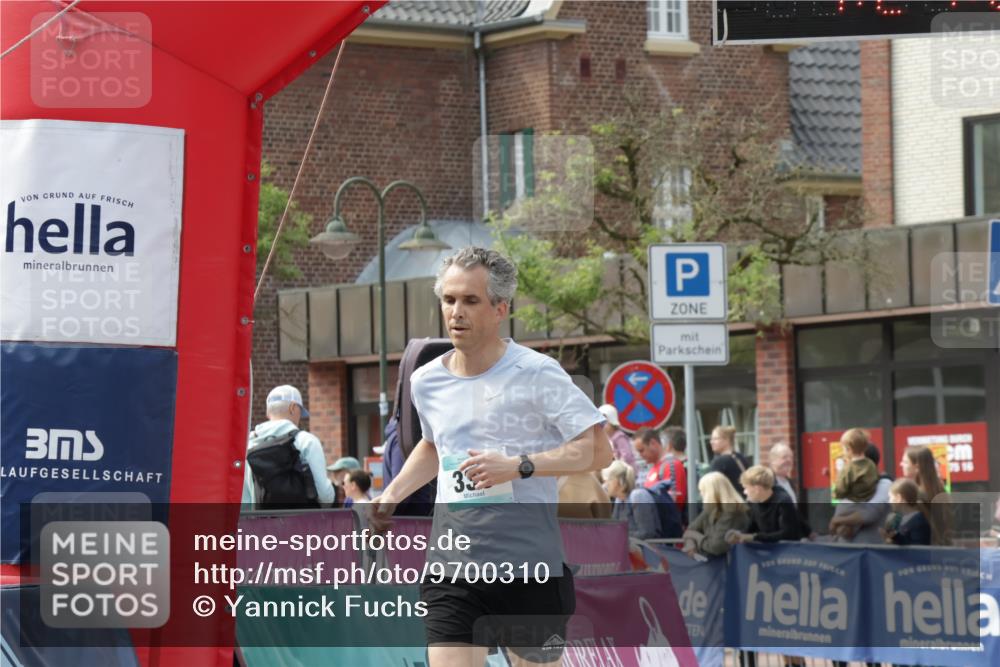 10.05.2026 - 8. Wedeler Halbmarathon Yannick Fuchs http://msf.ph/oto/9700310 10.05.2026 11:21:26 Ziel 339 meine-sportfotos.de