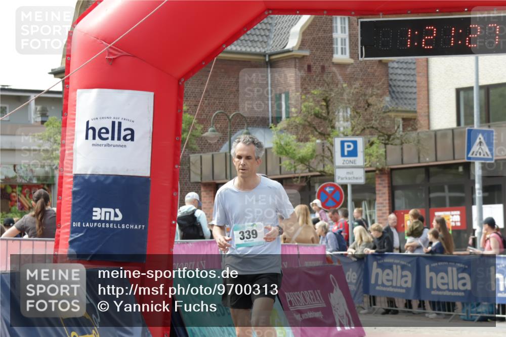 10.05.2026 - 8. Wedeler Halbmarathon Yannick Fuchs http://msf.ph/oto/9700313 10.05.2026 11:21:27 Ziel 339 meine-sportfotos.de