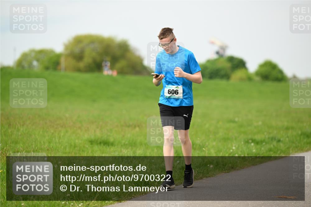 10.05.2026 - 8. Wedeler Halbmarathon Dr. Thomas Lammeyer http://msf.ph/oto/9700322 10.05.2026 11:39:26 Laufen 606 meine-sportfotos.de