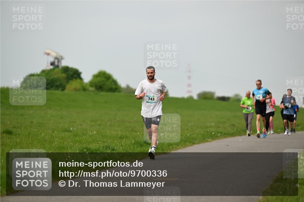10.05.2026 - 8. Wedeler Halbmarathon Dr. Thomas Lammeyer http://msf.ph/oto/9700336 10.05.2026 11:39:29 Laufen 743 meine-sportfotos.de